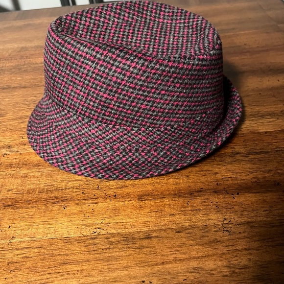 Stylish Pink and Black Houndstooth Fedora - Picture 2 of 4